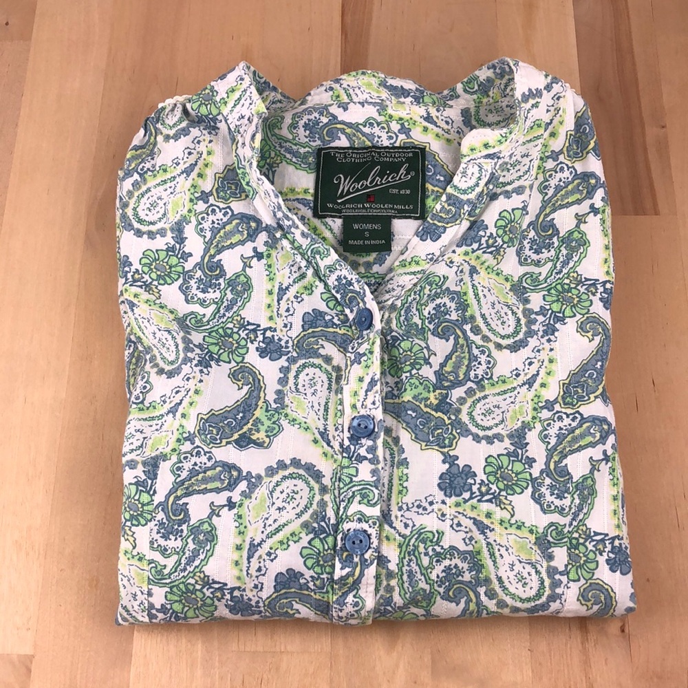 Woolrich button down flower shirt, size woman US S